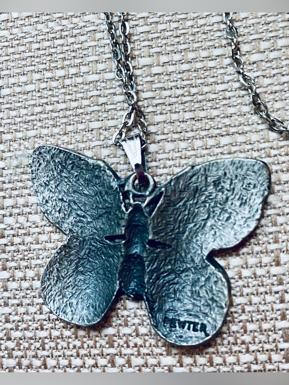 VINTAGE Pewter Butterfly necklace - Picture 4 of 4